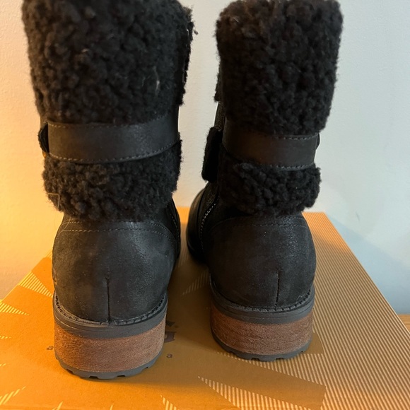 Blayne II Uggs Black 6.5 - Picture 5 of 5